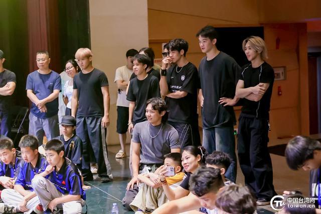 以赛会友燃动青春·2025海峡两岸（福州）霹雳舞大赛在福清落幕