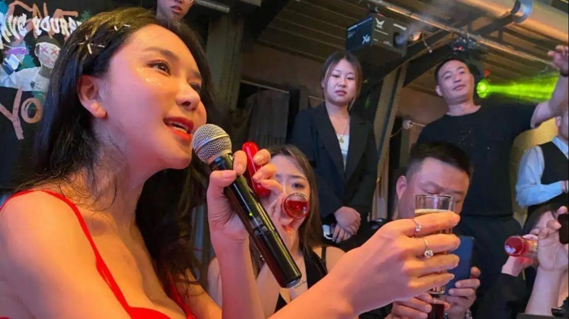 龚玥菲性感舞蹈培训班_龚玥菲直播平台争议_新金瓶梅龚玥菲版下载