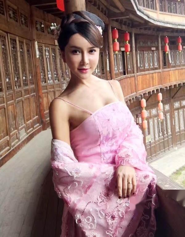 龚玥菲直播平台争议_新金瓶梅龚玥菲版下载_龚玥菲性感舞蹈培训班