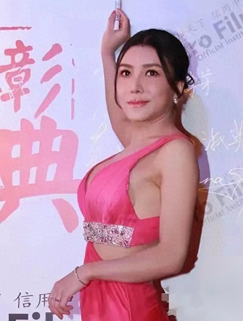 龚玥菲性感舞蹈培训班_龚玥菲直播平台争议_新金瓶梅龚玥菲版下载