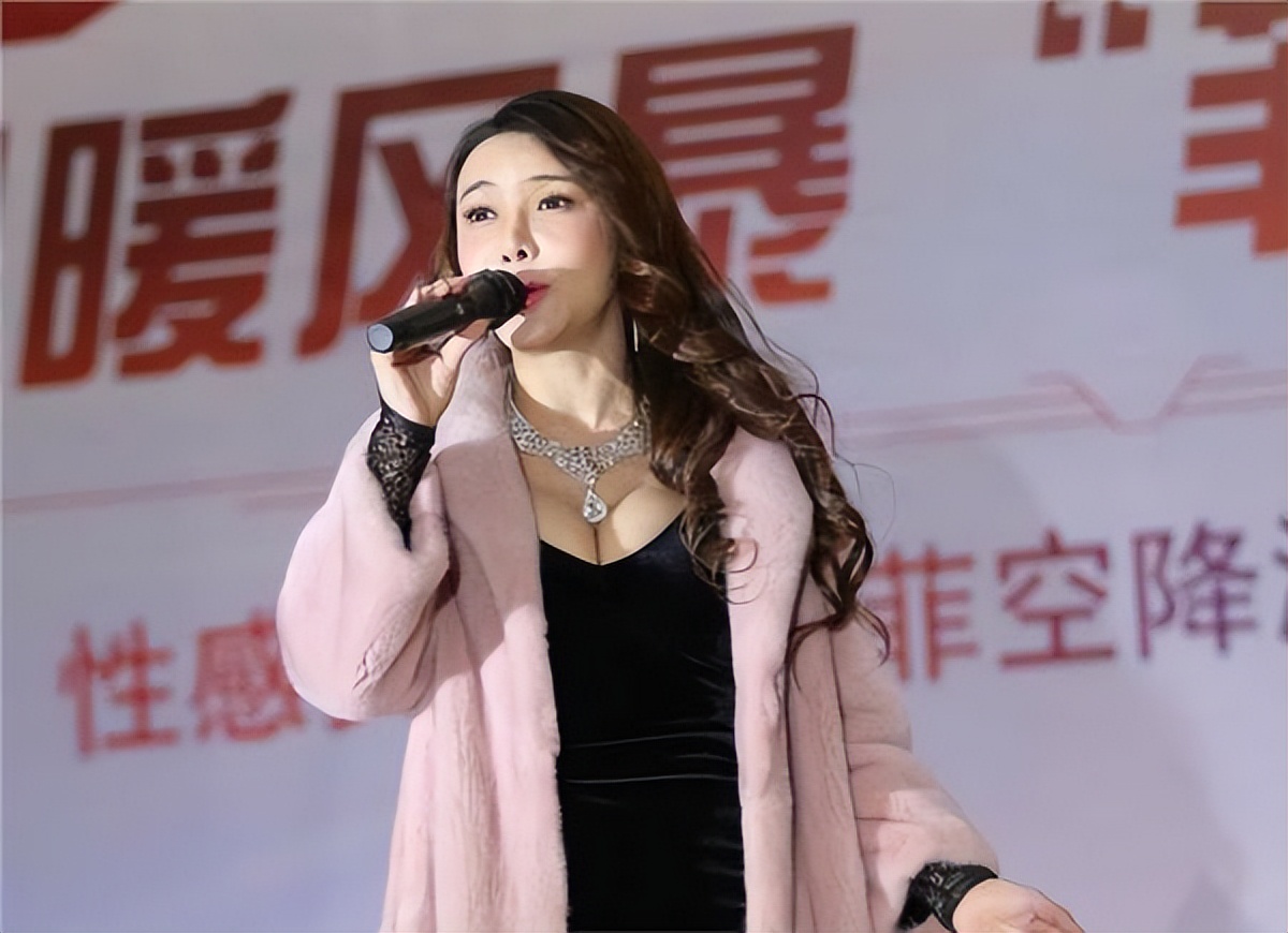 龚玥菲性感舞蹈培训班_龚玥菲直播平台争议_新金瓶梅龚玥菲版下载