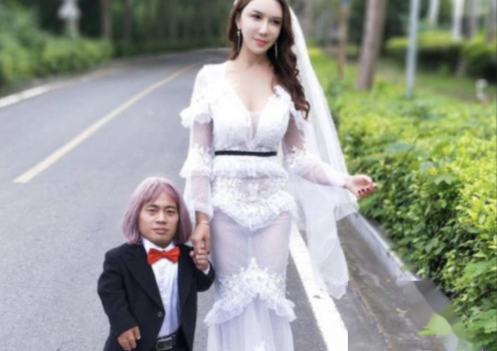 新金瓶梅龚玥菲版下载_龚玥菲性感舞蹈培训班_龚玥菲直播平台争议